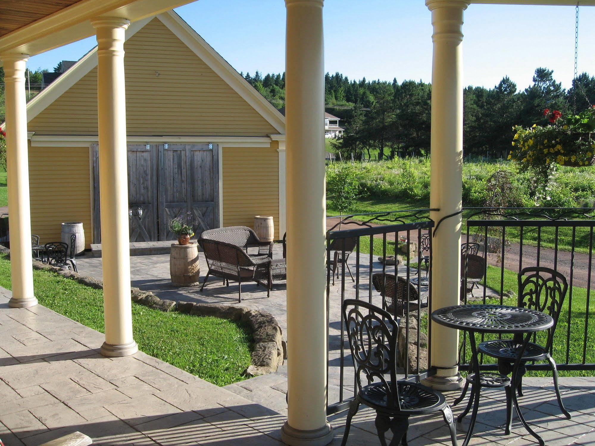 Magnetic Hill Winery Hotel Moncton Buitenkant foto